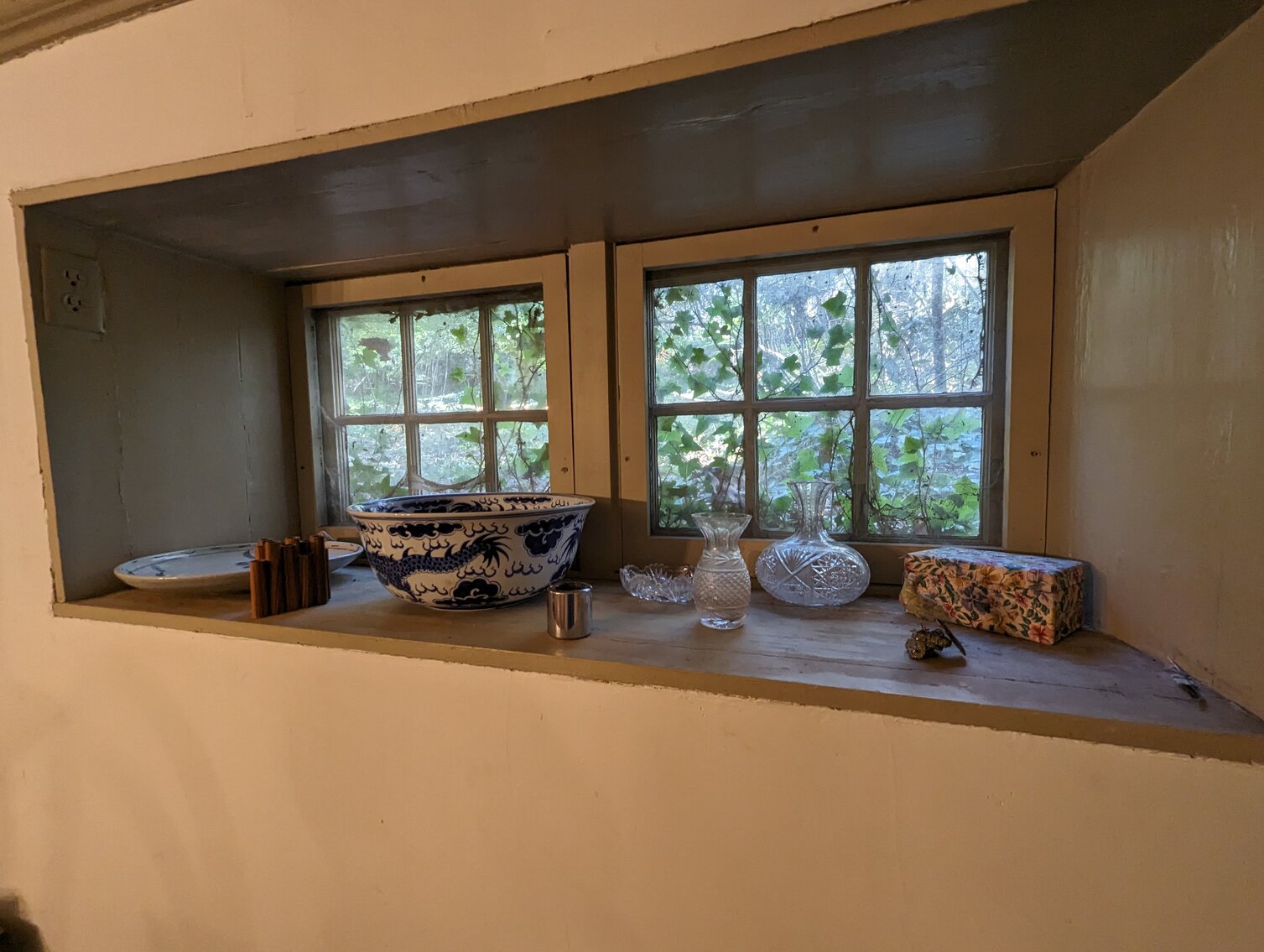 Image for 4 BR, 3 BA COLONIAL STYLE HOME W/ DETACHED GARAGE & STUDIO/EFFICIENCY APT. 1.42 +/- AC ; ANTIQUES, COLLECTIBLES, FURNITURE, TOOLS, & MORE!