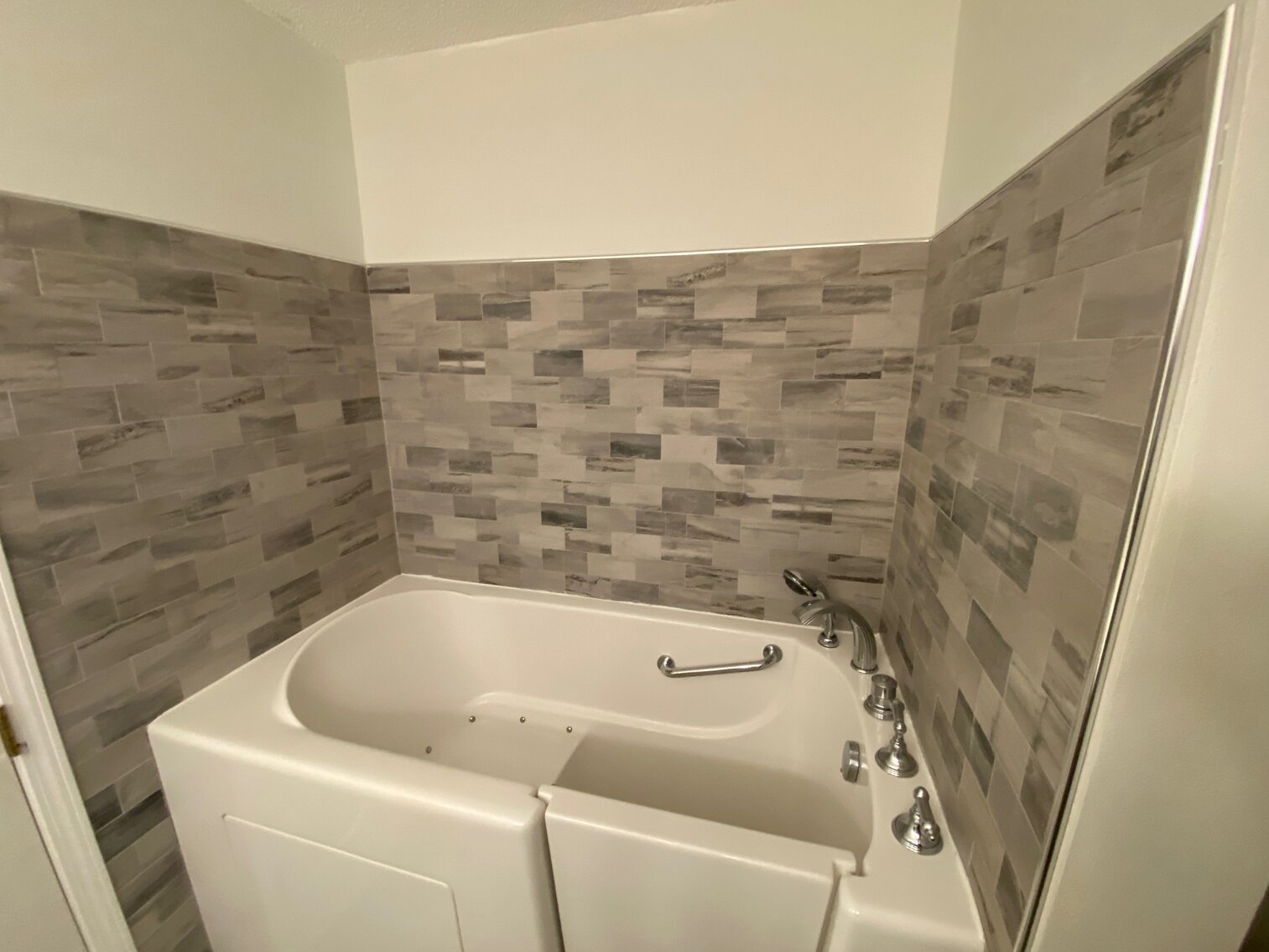 Image for Absolute Living Estate Auction - Exclusive West Park Village Courtyard