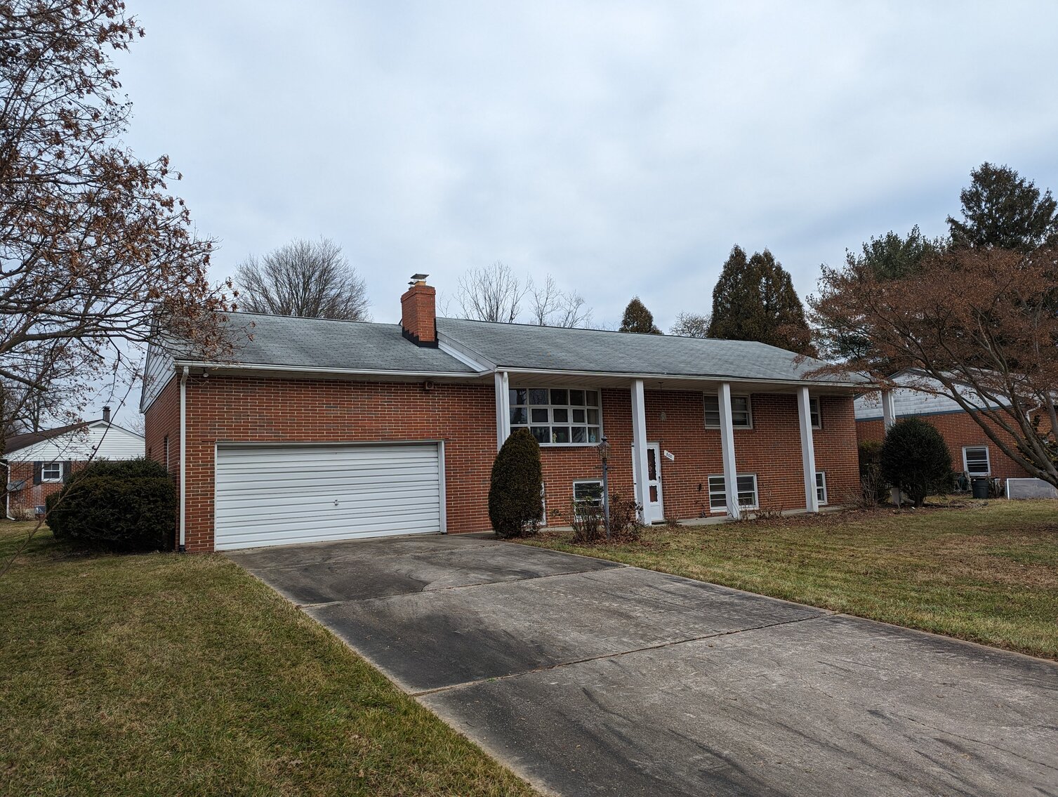 Image for 3 BR, 2 BA BRICK SPLIT LEVEL HOME W/ ATTACHED GARAGE ON 0.379 +/- ACRE CORNER LOT