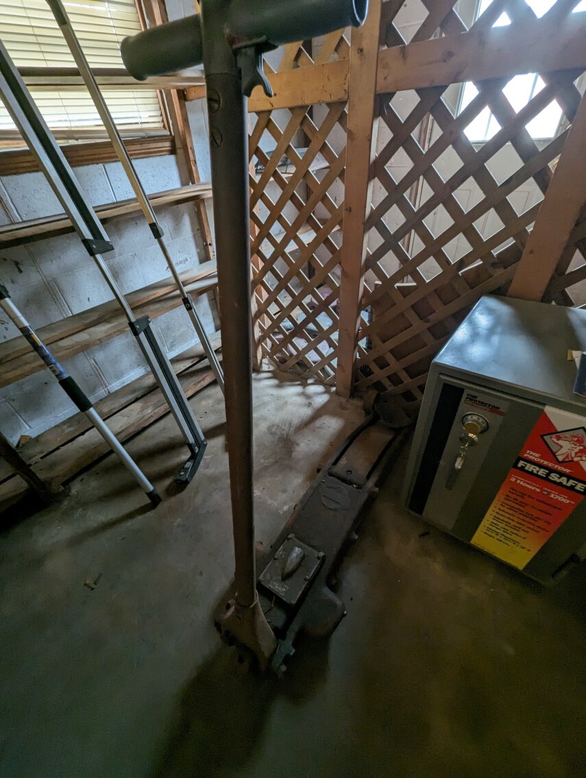 Image for 3 BR, 2 BA BRICK SPLIT LEVEL HOME W/ ATTACHED GARAGE ON 0.379 +/- ACRE CORNER LOT