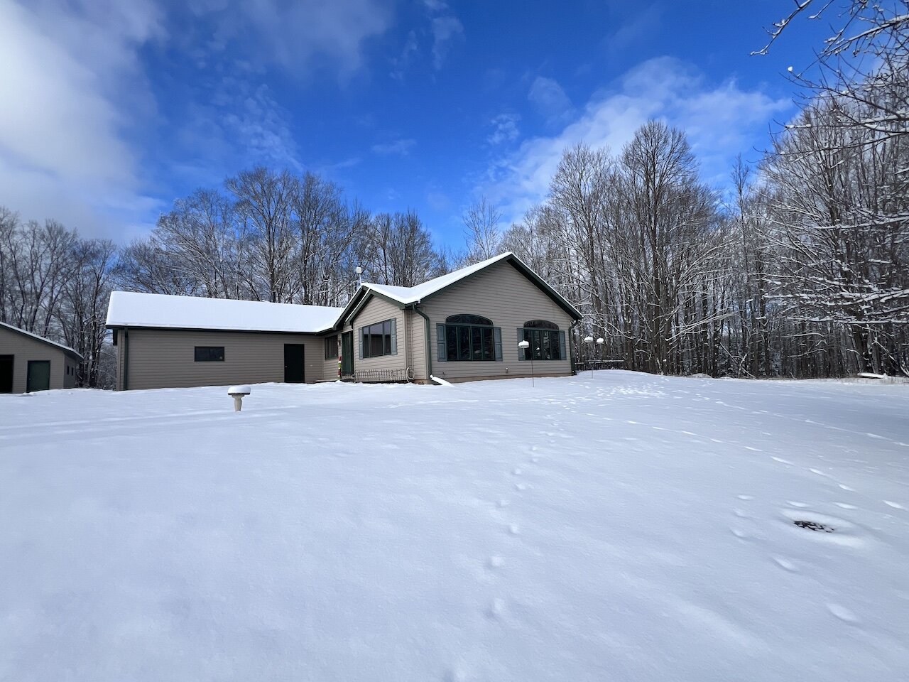 Image for Beautiful Country Home Auction price $220,000