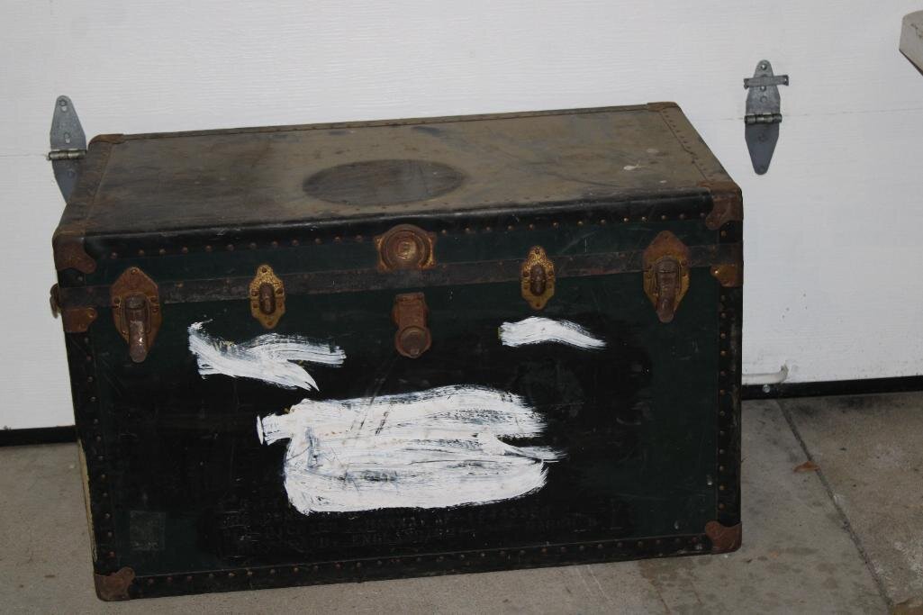 FLAT TOP TRUNK