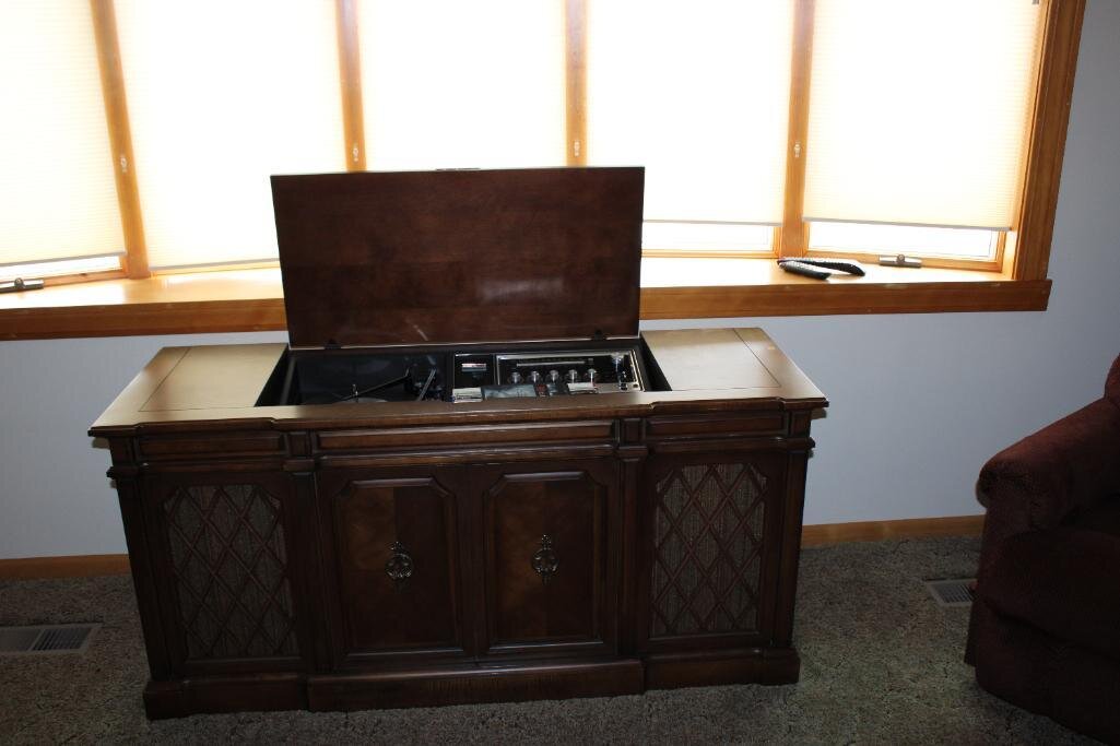 RCA STEREO AND RECORD PLAYER 