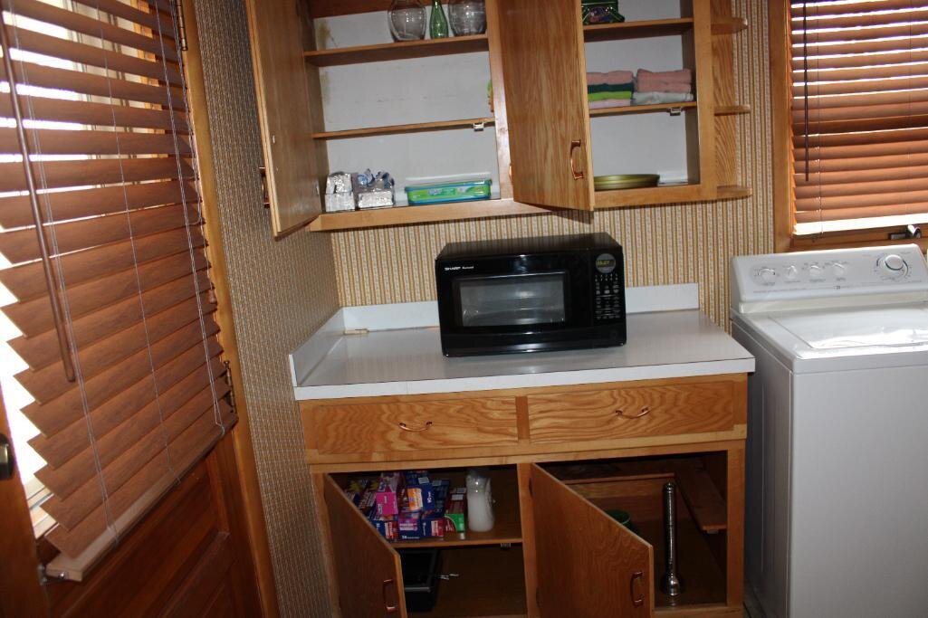LAUNDRY CABINET CONTENTS 