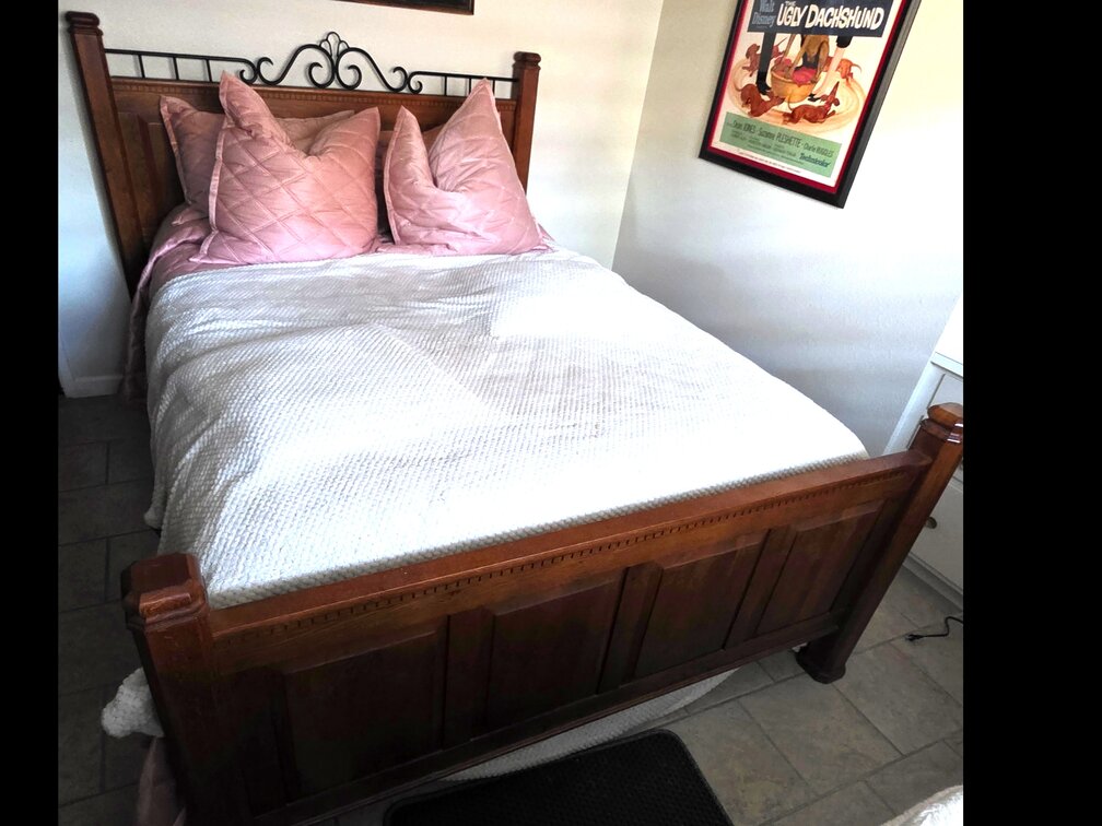 Queen Size Headboard/Footboard Bed