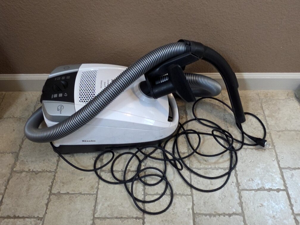 Miele Compact C2 Vacuum Missing Pieces