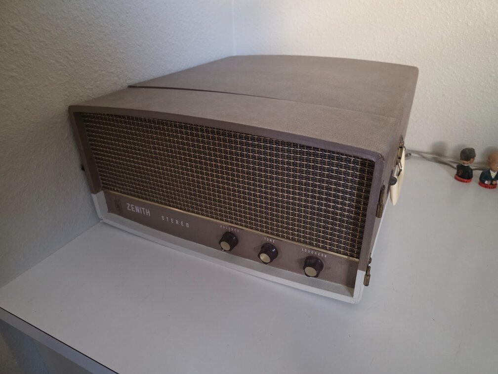 Zenith Stereo