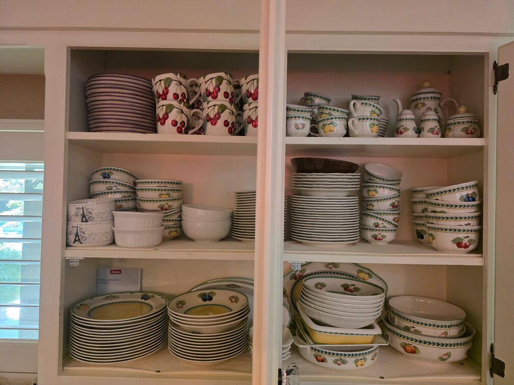 Dishware CONTENTS OF CABINET