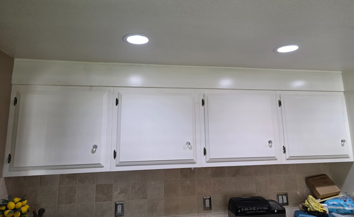 CONTENTS OF 4 UPPER CABINETS
