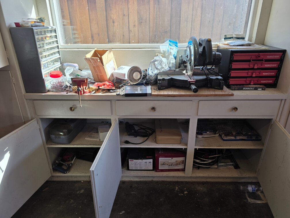CONTENTS OF THE BENCH AND CABINETS