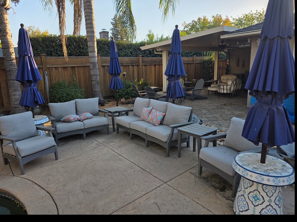 Out Door Patio Set With Umbrella's 10pcs