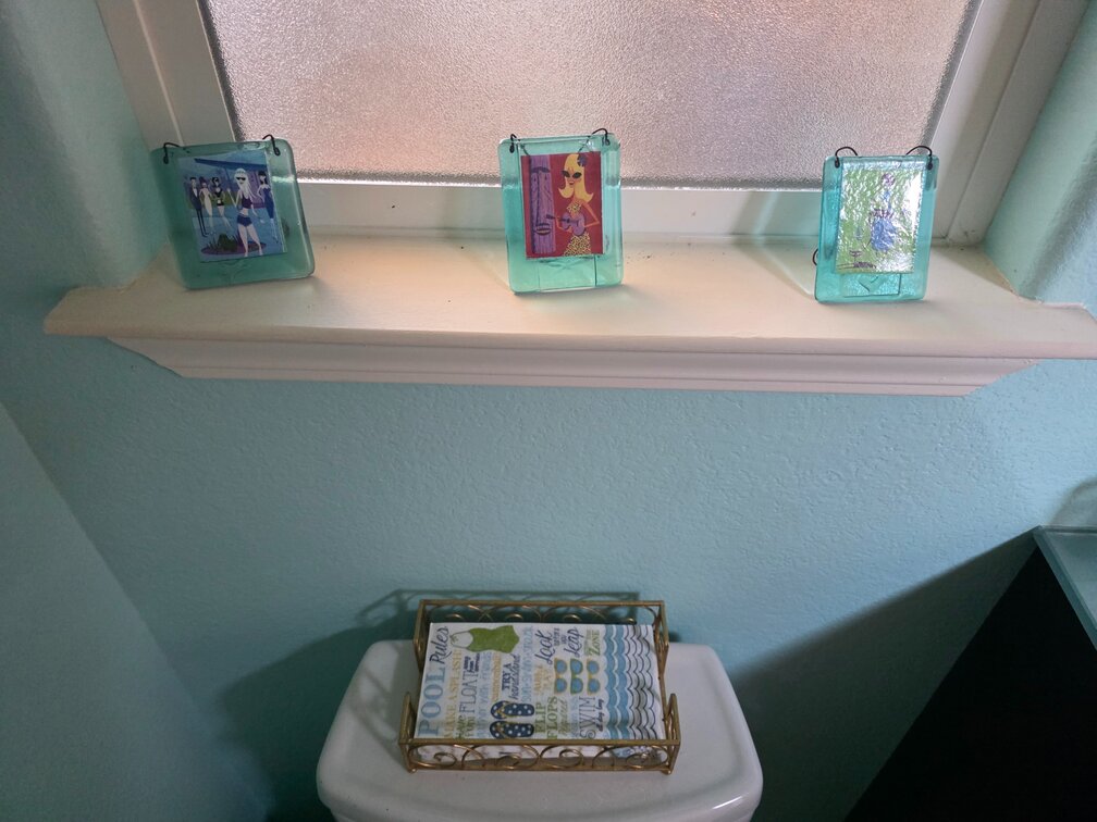 Artwork/ Book Holder 4pcs