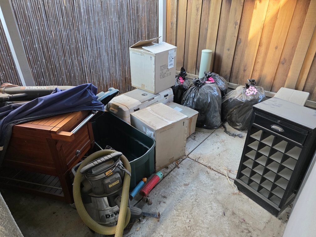 Misc.. Items CONTENTS OF PATIO SECTION