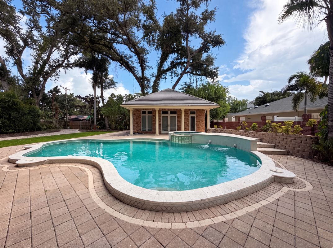 Photo 8 of 59 of 4407 W Dale Ave, Tampa, FL