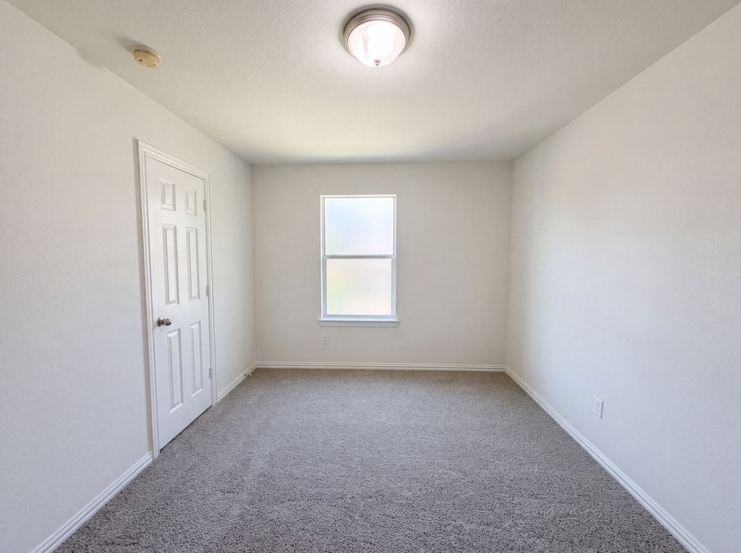 Photo 15 of 25 of 1421 Sparrow Dr, Little Elm, TX