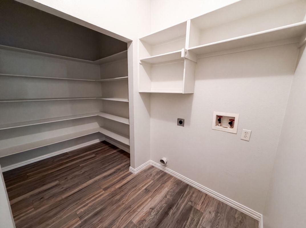 Photo 17 of 20 of 448 N Waterford Oaks Dr, Cedar Hill, TX