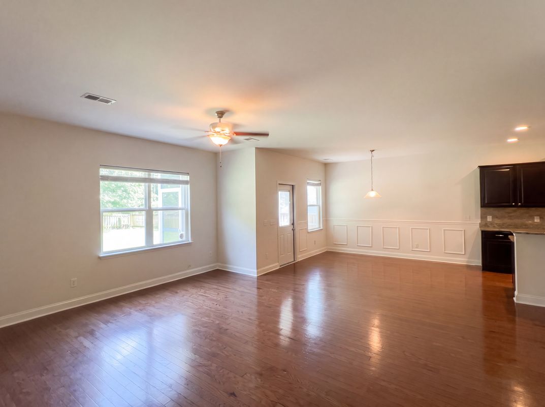 Photo 7 of 42 of 301 Decatur Dr, Summerville, SC