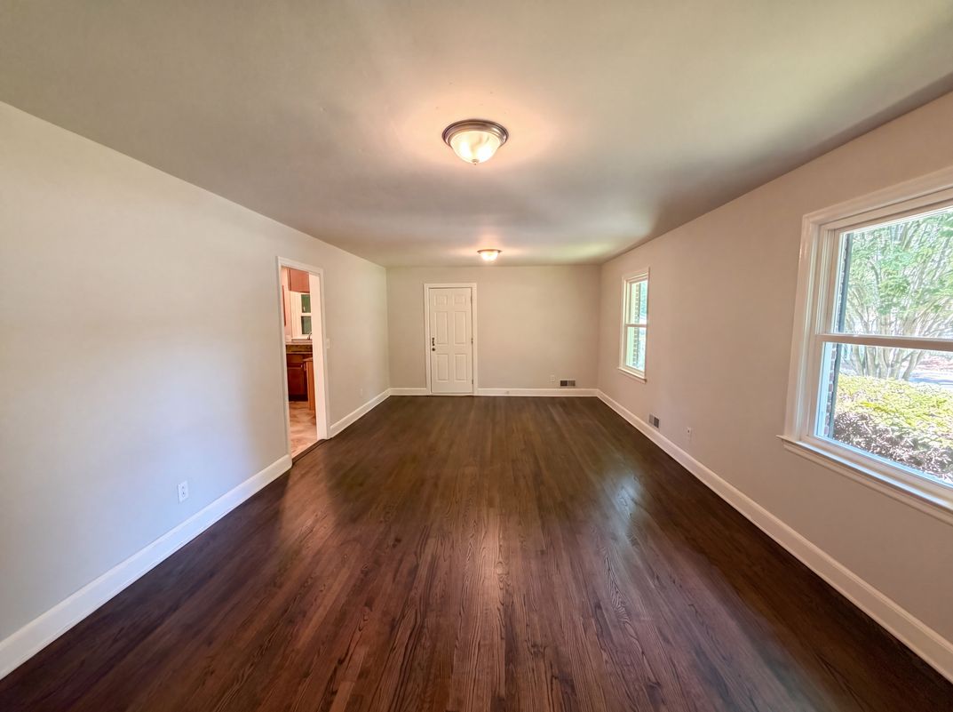 Photo 11 of 23 of 927 Greenlawn Dr, Columbia, SC