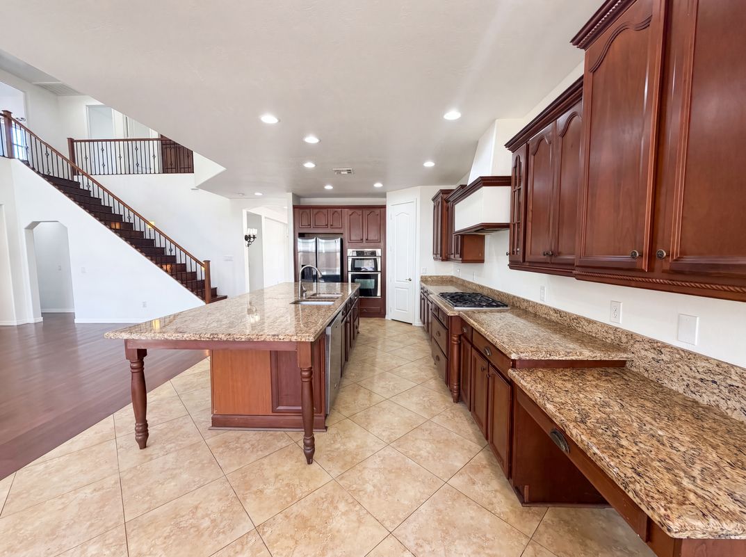 Photo 8 of 46 of 4118 W Saint Anne Ave, Phoenix, AZ