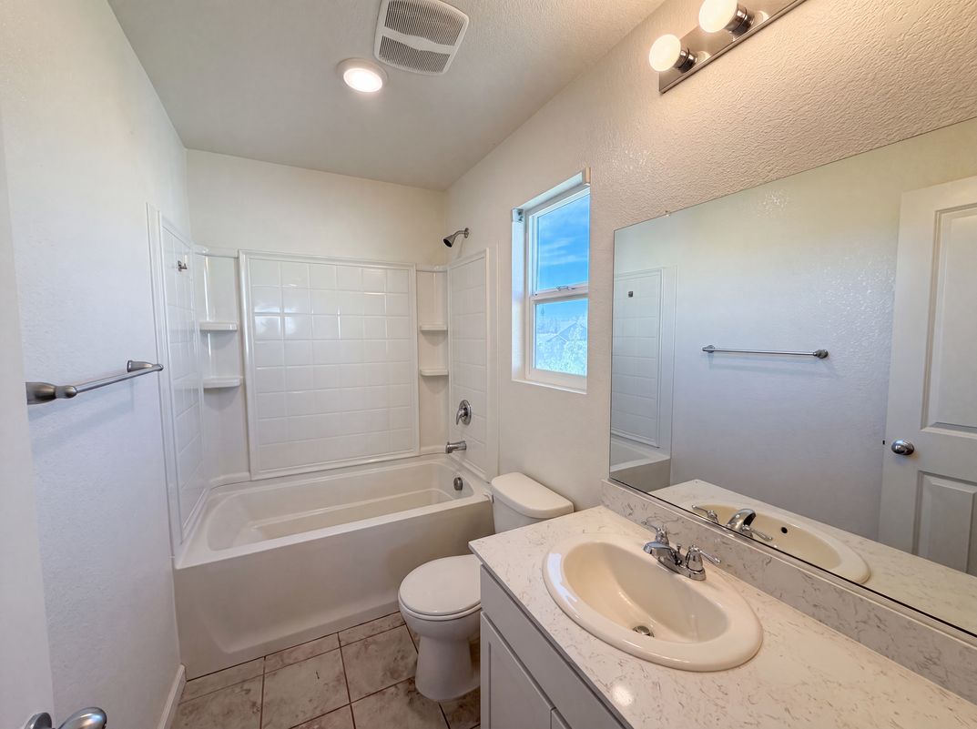 Photo 17 of 27 of 8224 Kossum Way, Elk Grove, CA