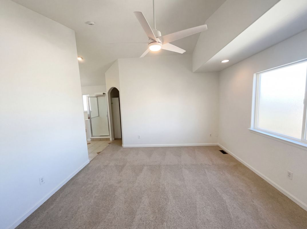 Photo 4 of 20 of 9686 Fairwood St, Littleton, CO