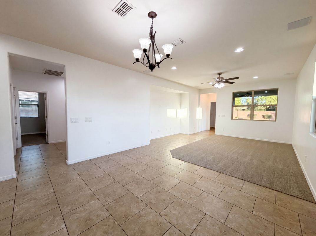 Property photo 3 of 112 E Bernie Ln