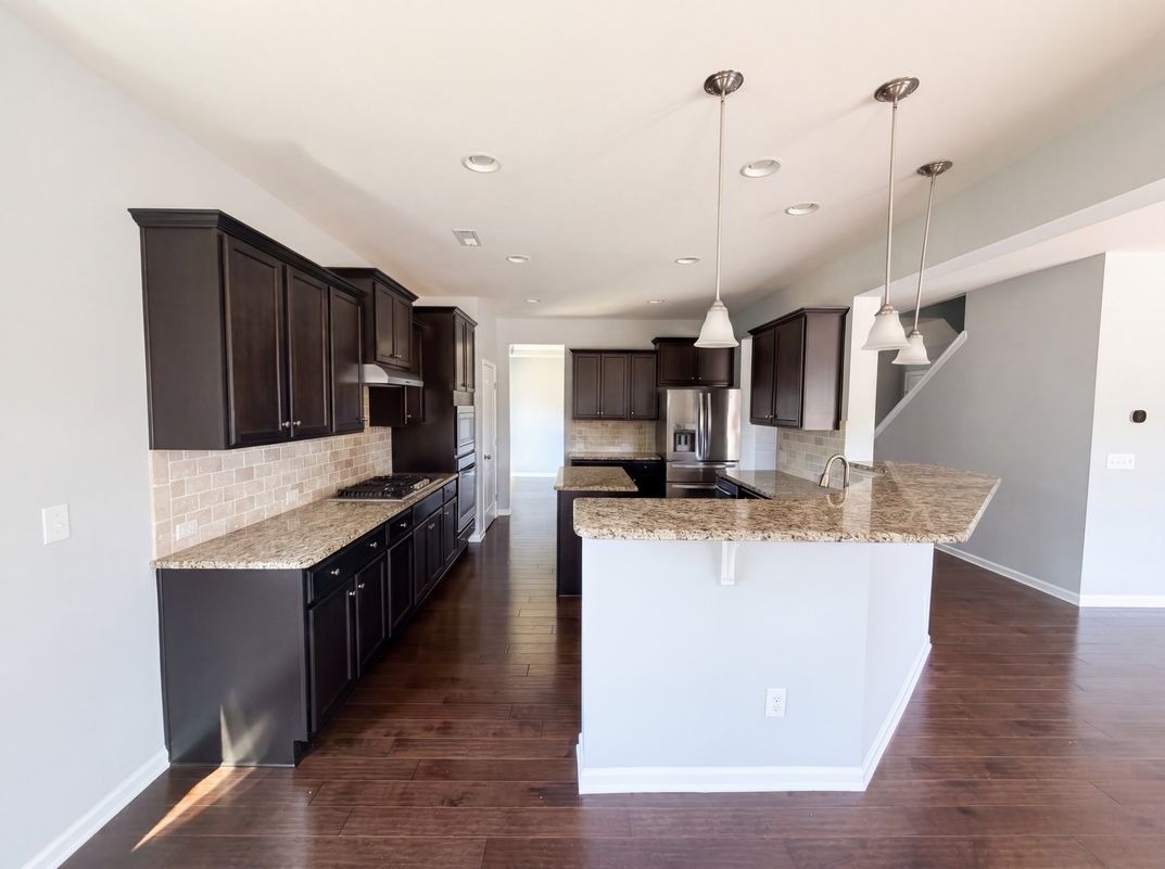 Photo 2 of 23 of 1305 Ivey Grove Ct, Fuquay Varina, NC