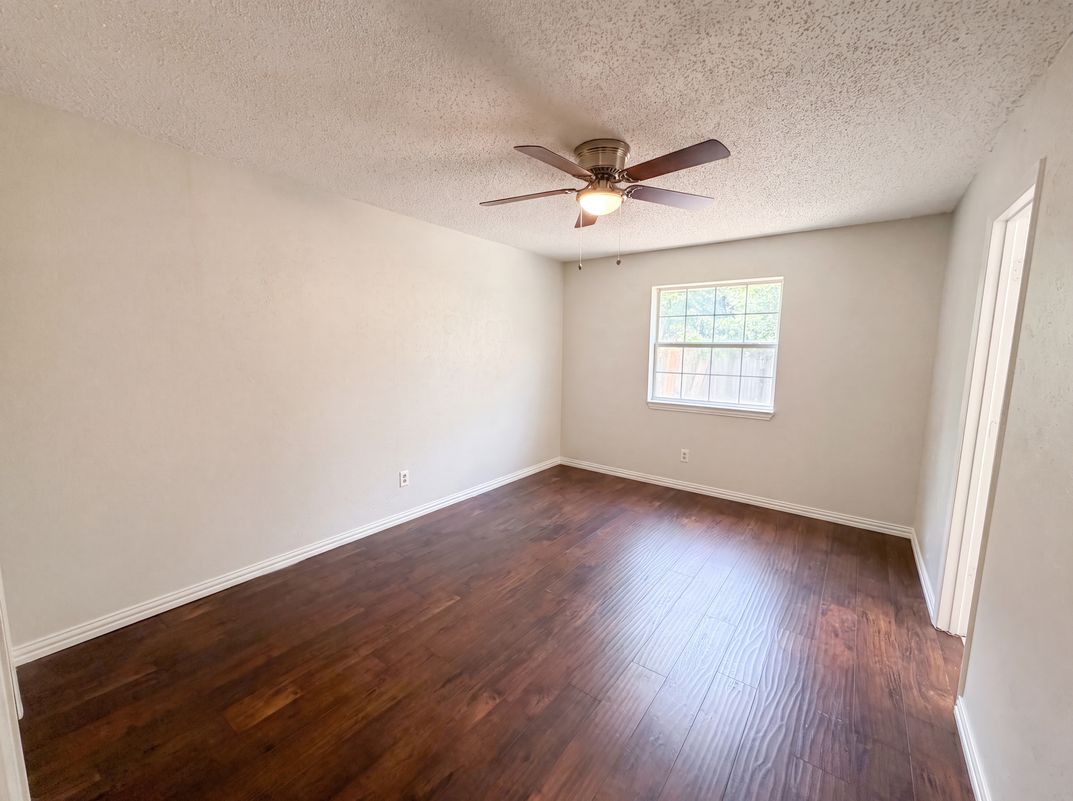 Photo 17 of 25 of 5608 Cherilee Ln, Haltom City, TX