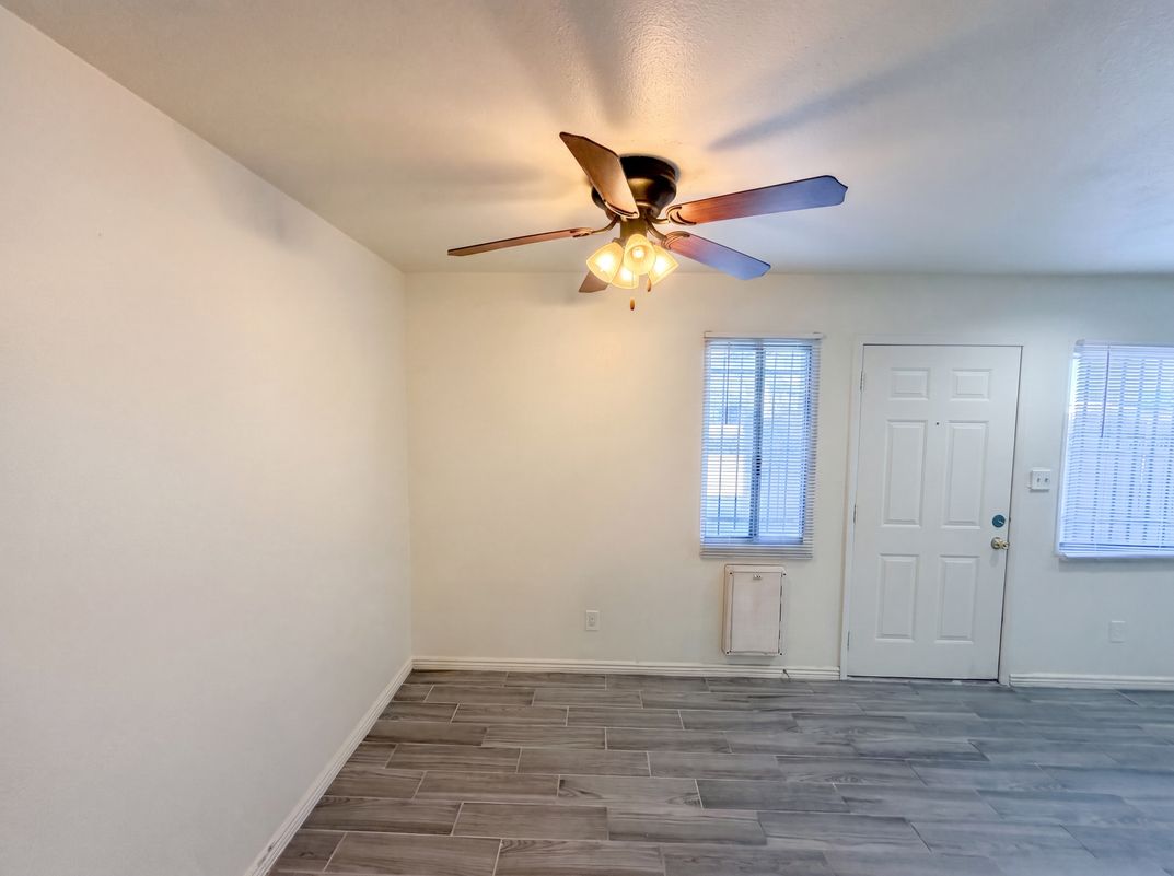 Photo 6 of 17 of 8446 N 34th Dr, Phoenix, AZ