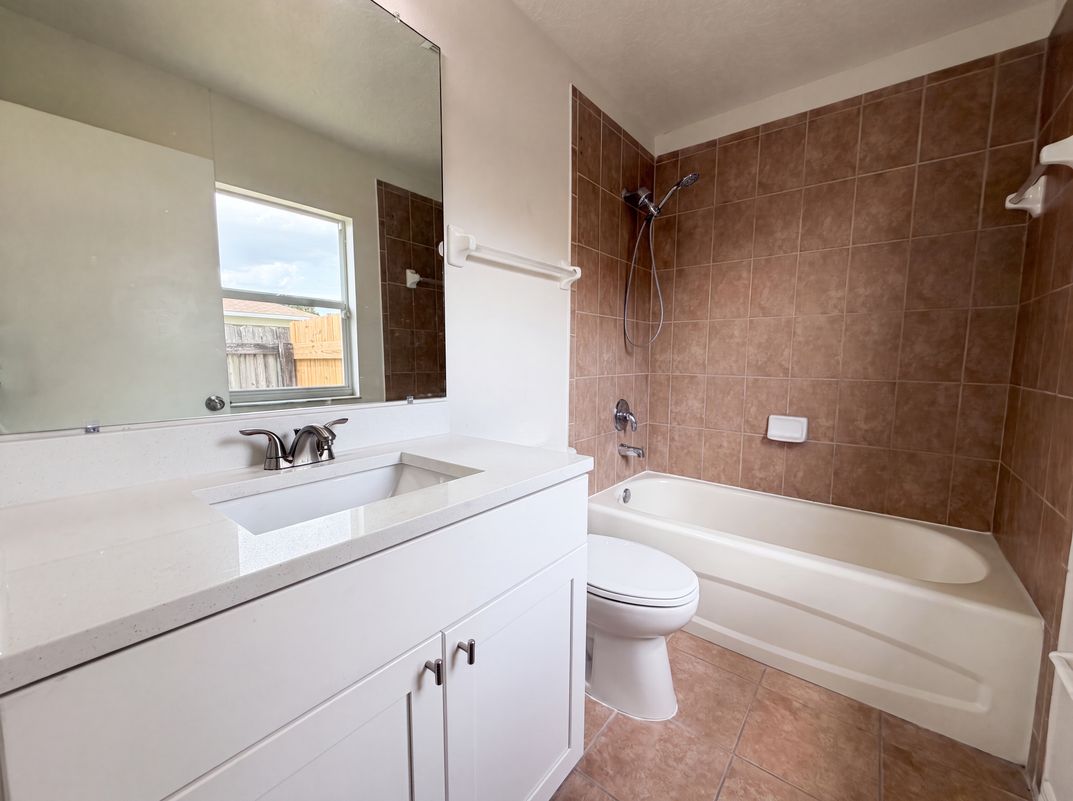 Photo 9 of 22 of 13236 Pike Lake Dr, Riverview, FL