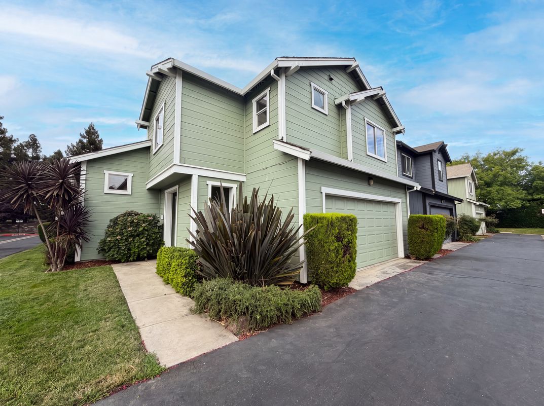 Photo 31 of 38 of 6310 Laguna Mirage Ln, Elk Grove, CA