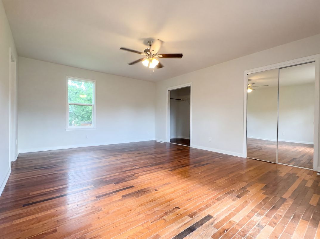 Photo 4 of 19 of 1040 Dodd Dr, Savannah, TN