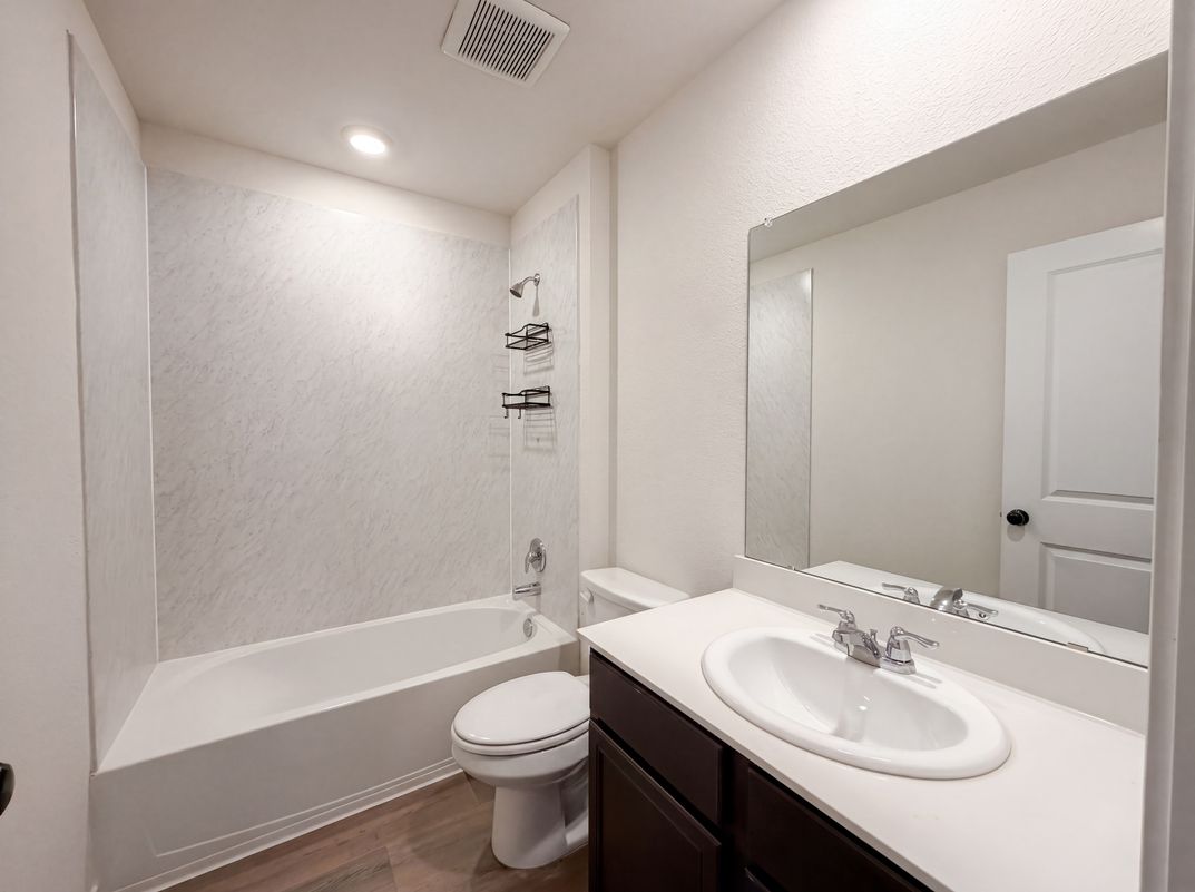 Photo 6 of 23 of 6424 Waterfall Ln, Princeton, TX