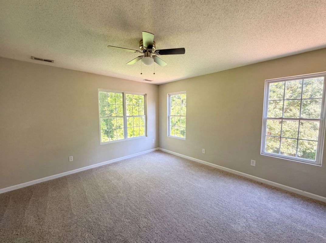 Photo 9 of 17 of 43 Edgebrook Cir, Durham, NC