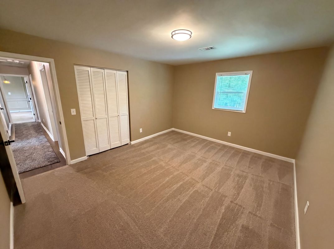 Photo 18 of 38 of 1772 Huntingford Dr, Marietta, GA