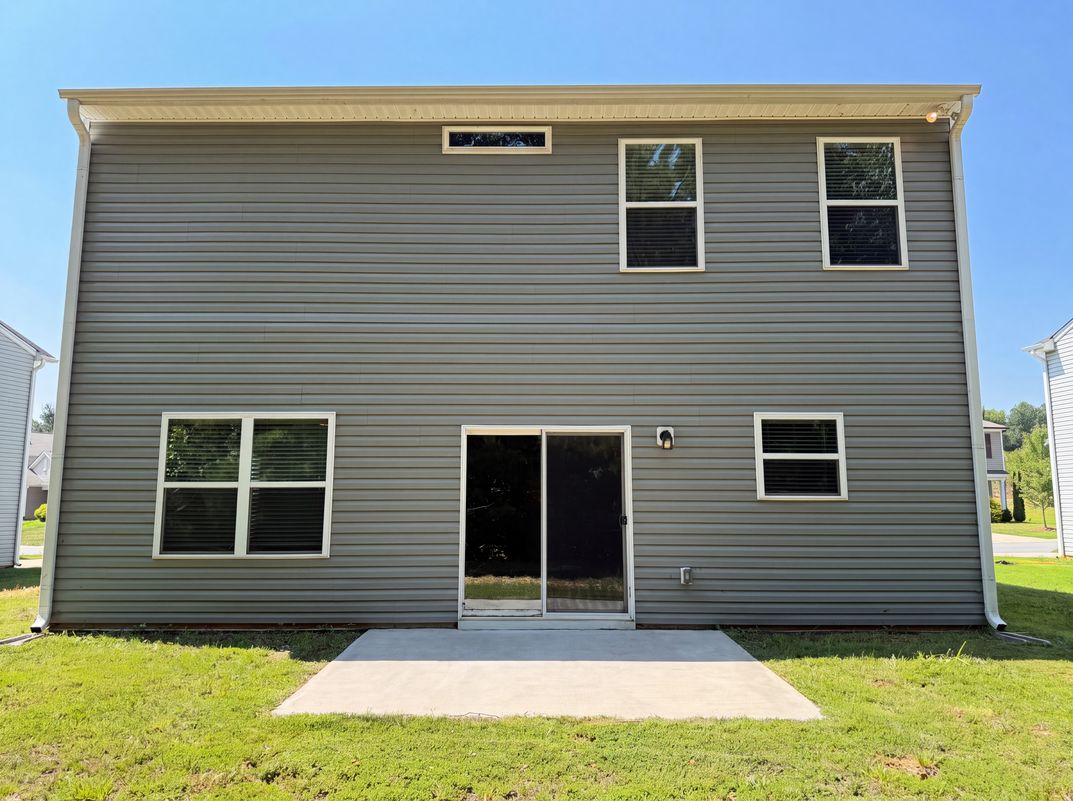 Photo 5 of 28 of 1957 Glenburn Dr, Winston Salem, NC