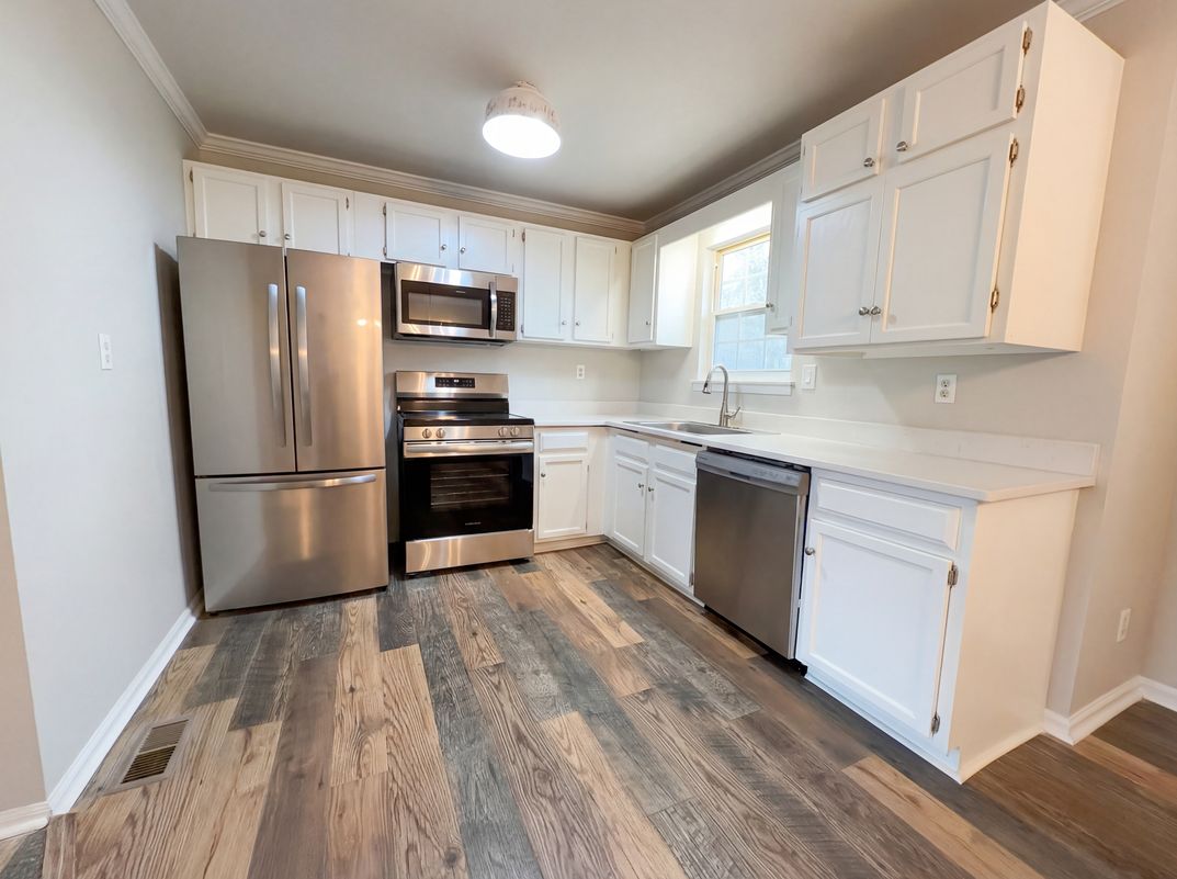 Photo 2 of 18 of 225 Ash Cir, Trussville, AL