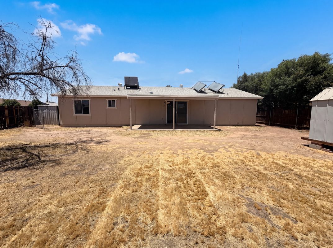 Photo 5 of 19 of 2831 N 70th Dr, Phoenix, AZ