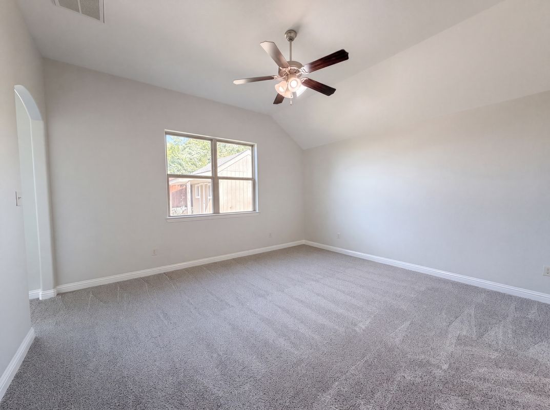Photo 15 of 19 of 120 Donna Cir, Granbury, TX