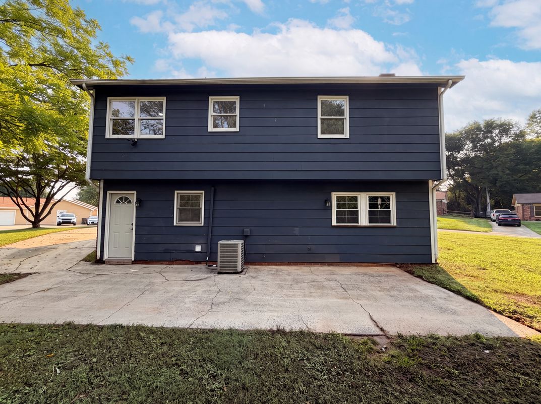 Photo 5 of 18 of 5601 Beaconsfield Rd, Charlotte, NC