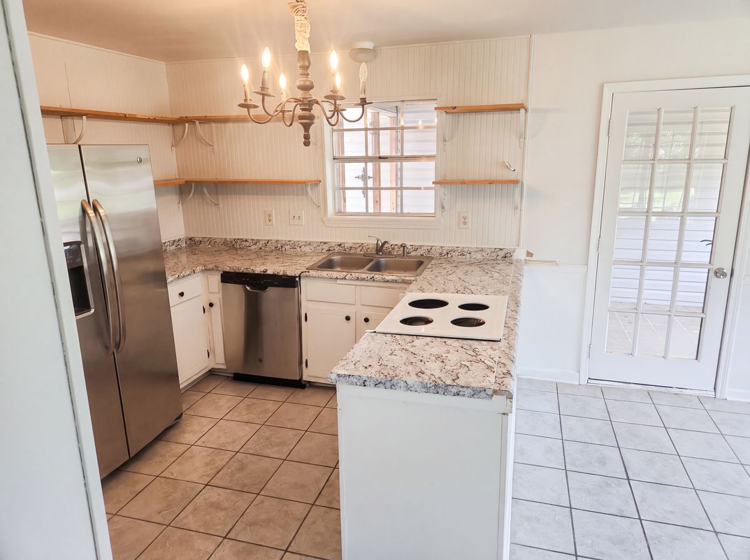 Photo 6 of 58 of 4334 Morningside Dr, Helena, AL