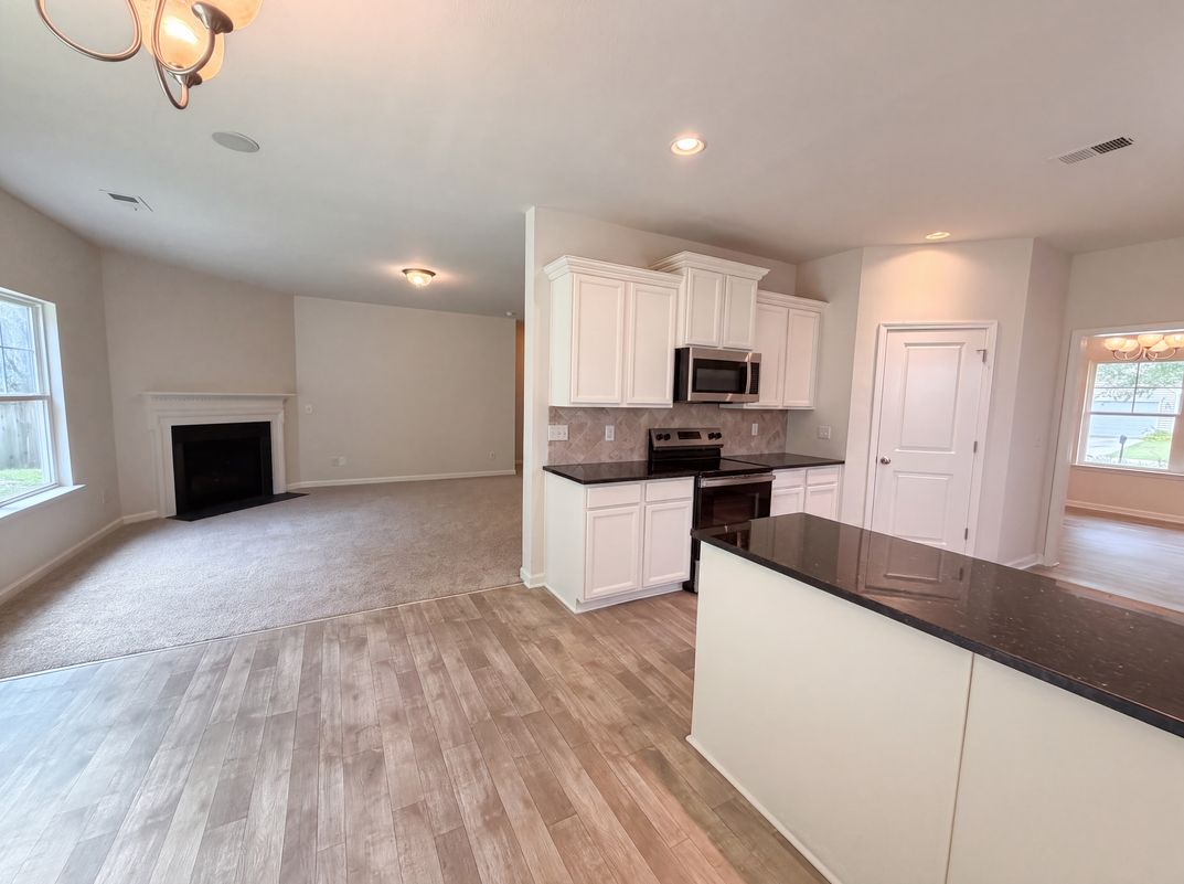 Photo 9 of 28 of 407 Westmoreland Rd, Columbia, SC