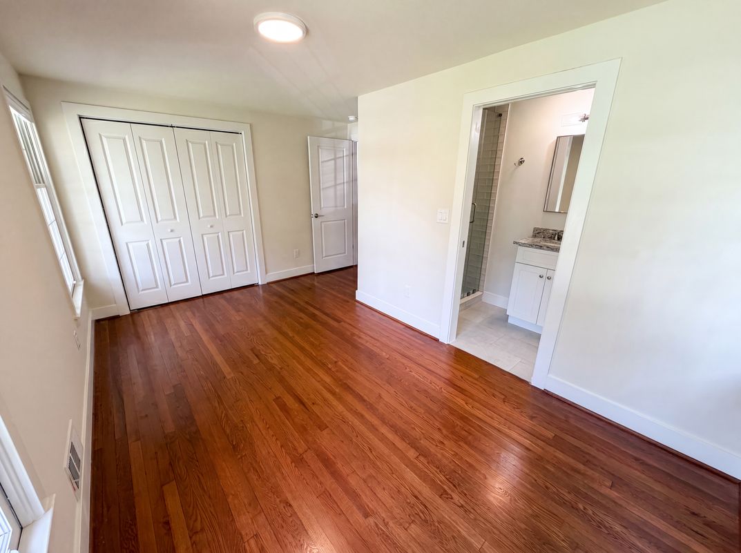 Photo 14 of 23 of 2320 Capehart Cir NE, Atlanta, GA