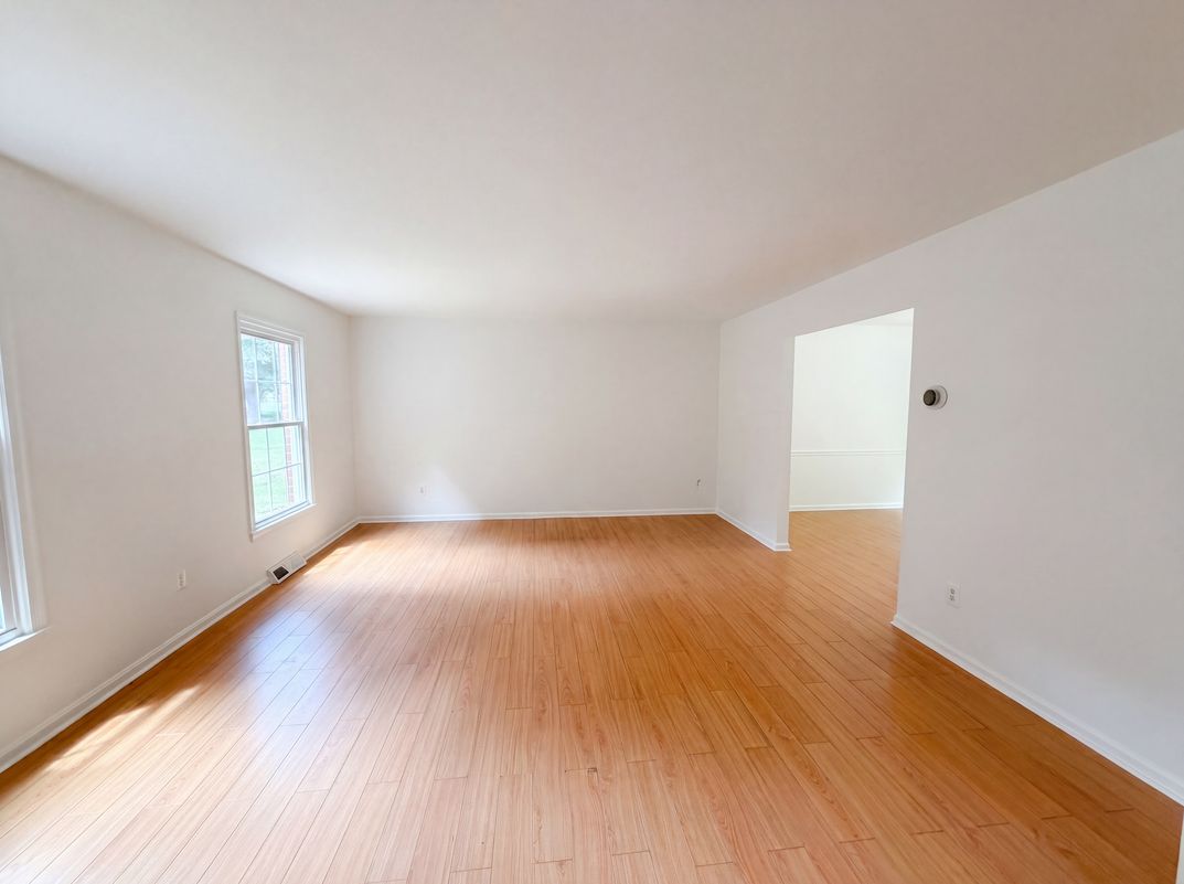 Property photo 3 of 3211 Fox Mill Rd