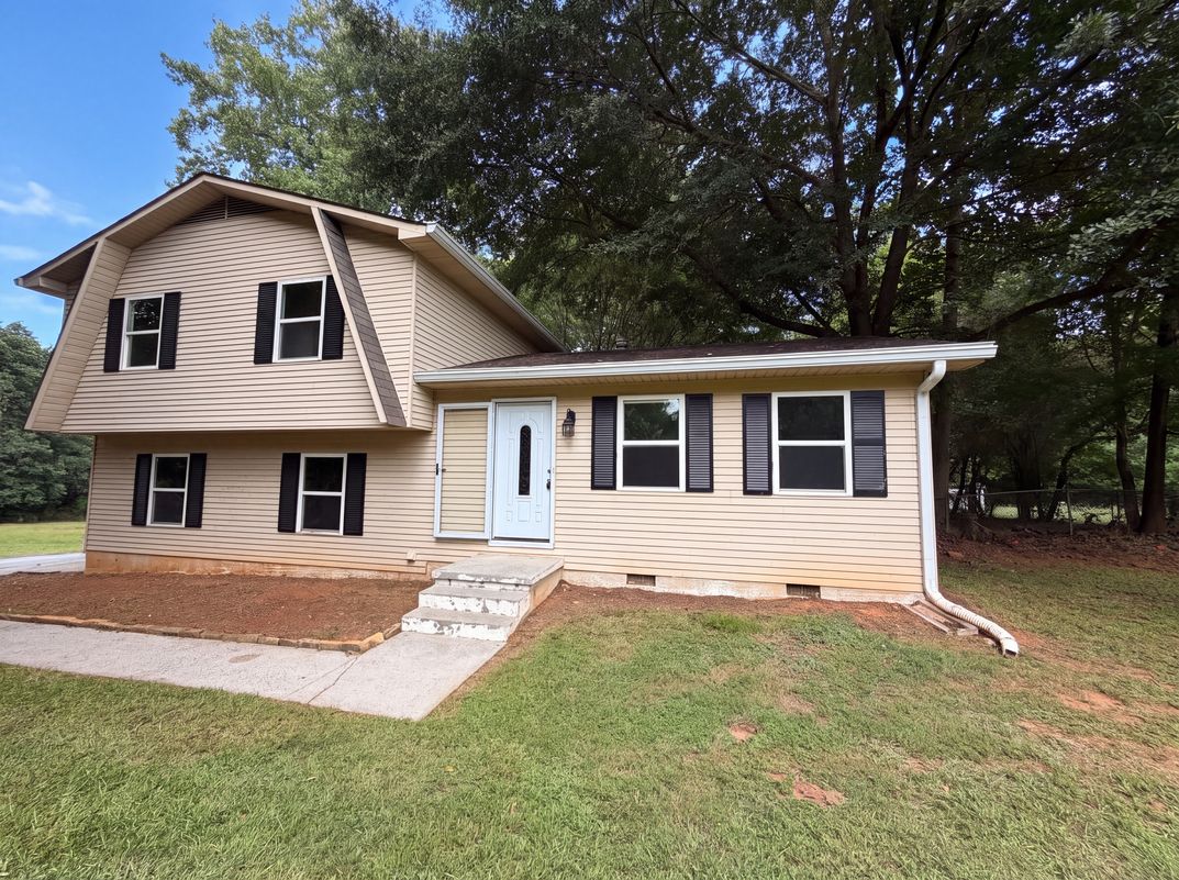 Photo 17 of 25 of 3691 Lavilla Dr, Powder Springs, GA