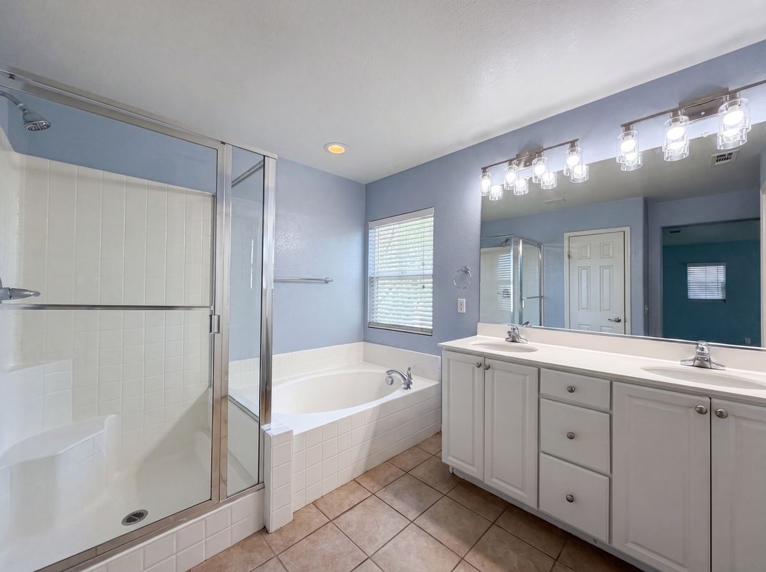 Photo 17 of 24 of 29206 Rio Lobo Way, Valencia, CA