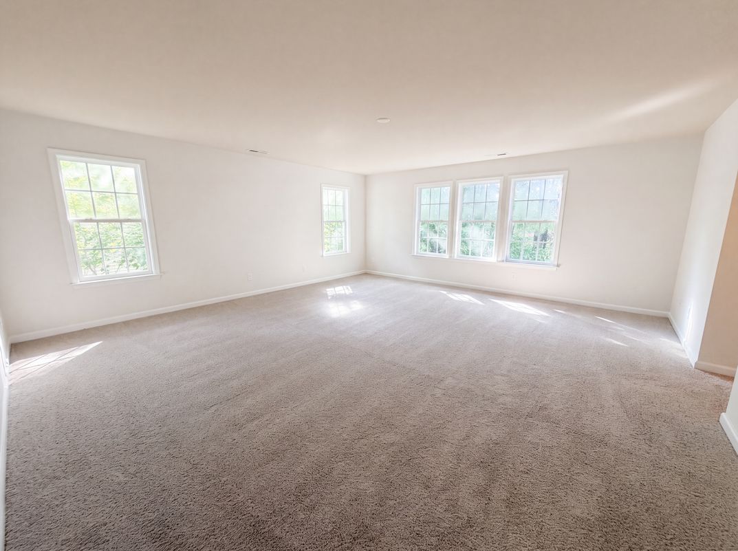 Photo 4 of 23 of 5237 Emerald Spring Dr, Knightdale, NC