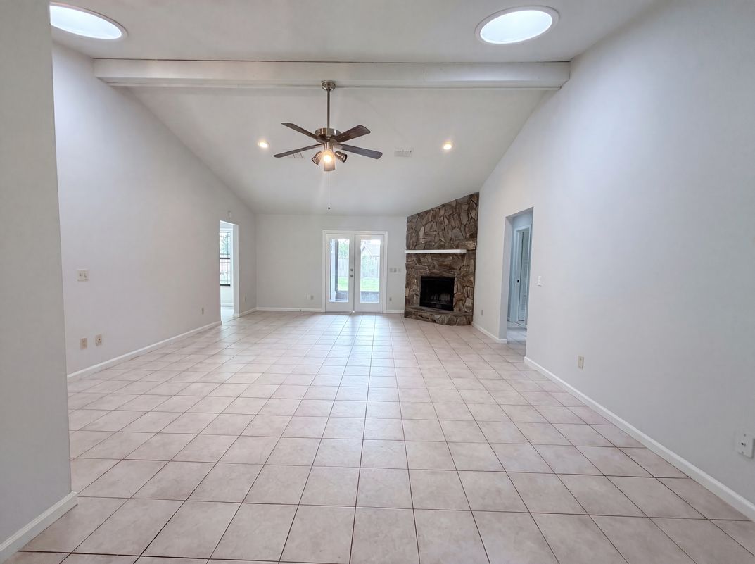Photo 3 of 17 of 2441 Longwood St, Orange Park, FL