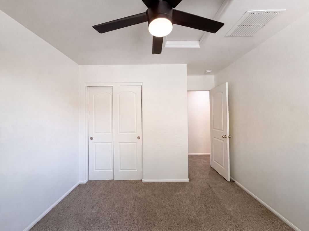 Photo 17 of 27 of 7730 W Giles Rd, Phoenix, AZ