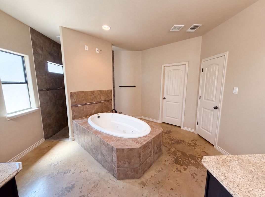 Photo 14 of 20 of 1305 Rocky Ridge Trl, Harker Heights, TX